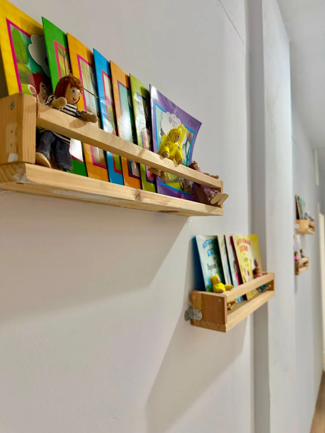 Anaokulu kitap köşesi